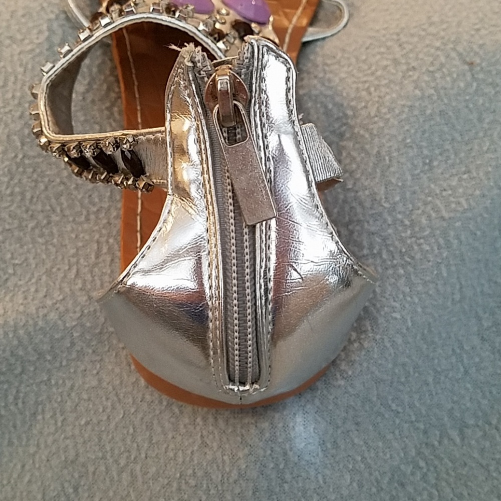 Beaded sandals. - Picture 5 of 5